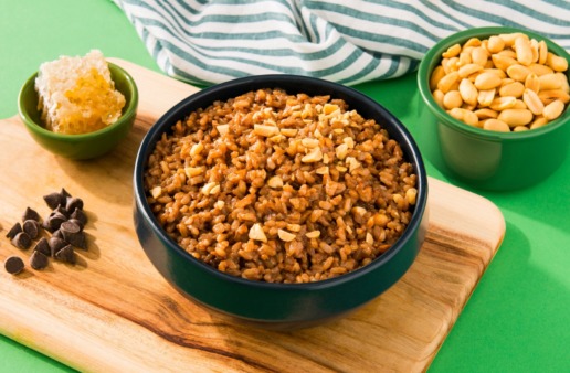 sweet-brown-rice-with-honey-chocolate-chips-peanut-butter-and-nuts