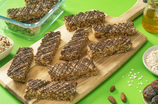 granola-bars-with-rice-quinoa-peanut-butter-and-chocolate