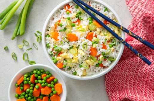 un-fried-rice-recipe-with-Instant-rice-peas-carrots-and-eggs